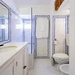 Authentic & Central Apartment